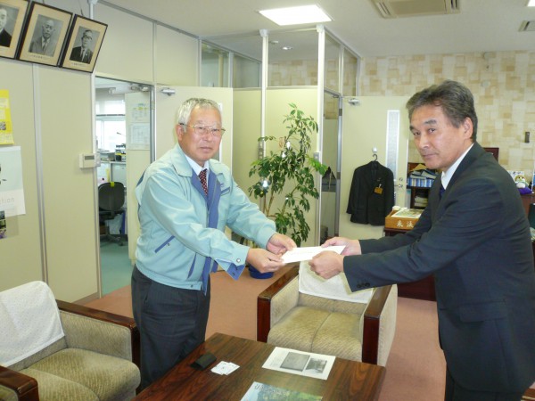 長野県神城断層地震にて義援金をお渡ししました。